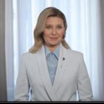 Ukraina esimene leedi Olena Zelenska saatis Kumu näitusele videotervituse. Kuvatõmmis